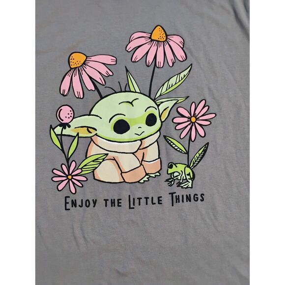 NWT Women's Mad Engine Star Wars Baby‎ Yoda "The Child" T-Shirt - Size L - Picture 3 of 5